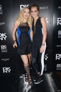 Rita Ora feet photo thumbnail