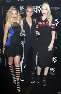 Rita Ora feet photo thumbnail