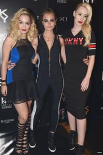 Rita Ora feet photo thumbnail