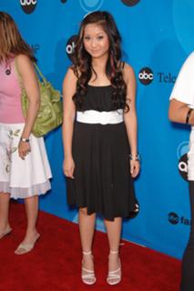 Brenda Song feet photo thumbnail