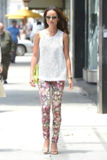 Jamie Chung feet photo thumbnail