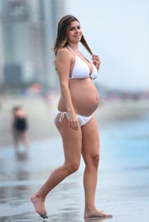 Jamie-Lynn Sigler feet photo thumbnail