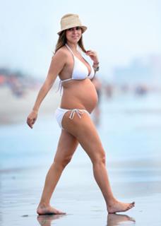 Jamie-Lynn Sigler feet photo thumbnail