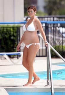 Jamie-Lynn Sigler feet photo thumbnail