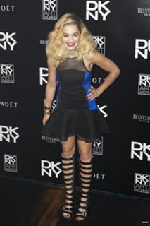 Rita Ora feet photo thumbnail