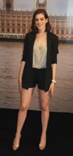 Anne Hathaway feet photo thumbnail