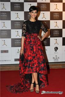 Sonam Kapoor feet photo thumbnail