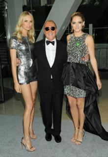 Karolina Kurkova feet photo thumbnail