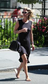 Nicky Rothschild feet photo thumbnail