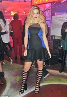 Rita Ora feet photo thumbnail