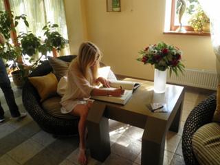 Vera Brezhneva feet photo thumbnail