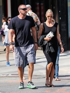 Heidi Klum feet photo thumbnail