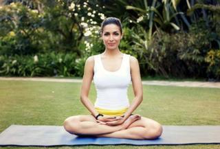 Malaika Arora feet photo thumbnail
