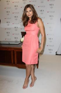 Eva Mendes feet photo thumbnail