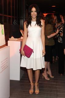 Abigail Spencer feet photo thumbnail