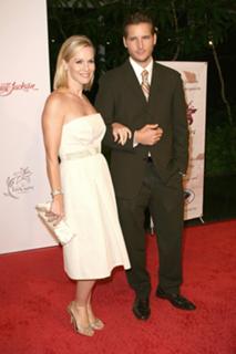 Jennie Garth feet photo thumbnail