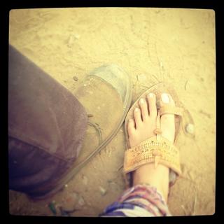 Sonam Kapoor feet photo thumbnail