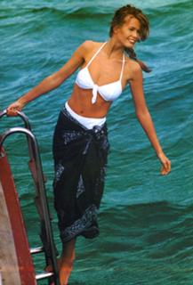 Claudia Schiffer feet photo thumbnail