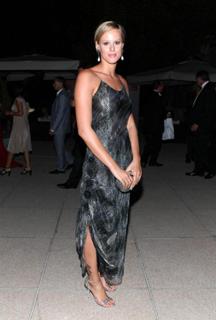 Federica Pellegrini feet photo thumbnail