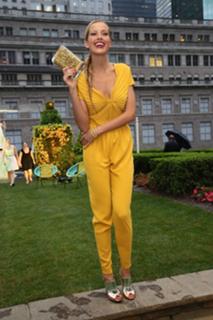 Petra Nemcova feet photo thumbnail