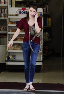 Emma Roberts feet photo thumbnail