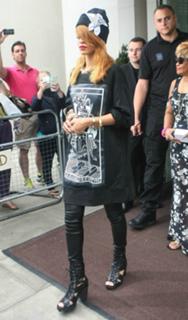 Rihanna feet photo thumbnail