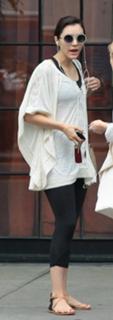 Katharine McPhee feet photo thumbnail