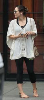 Katharine McPhee feet photo thumbnail