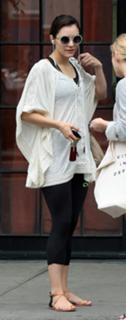 Katharine McPhee feet photo thumbnail