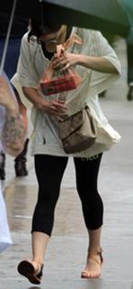 Katharine McPhee feet photo thumbnail