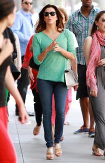 Eva Longoria feet photo thumbnail