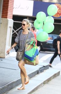 Naomi Watts feet photo thumbnail