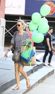 Naomi Watts feet photo thumbnail