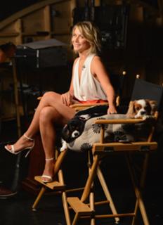 Julianne Hough feet photo thumbnail