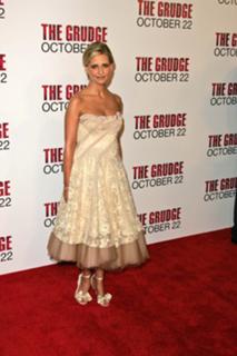 Sarah Michelle Gellar feet photo thumbnail