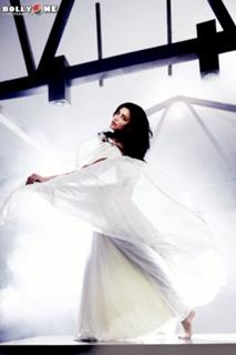 Shruti Haasan feet photo thumbnail