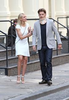 Cameron Diaz feet photo thumbnail