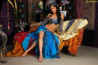 Shruti Haasan feet photo thumbnail