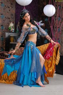 Shruti Haasan feet photo thumbnail