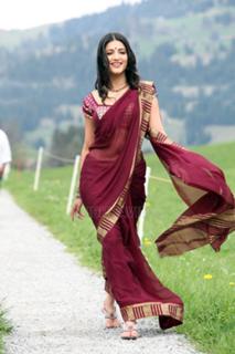Shruti Haasan feet photo thumbnail