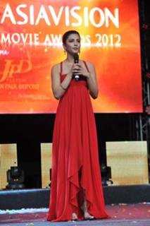 Shruti Haasan feet photo thumbnail