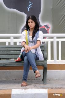 Shruti Haasan feet photo thumbnail