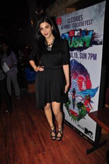 Shruti Haasan feet photo thumbnail