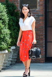 Olivia Munn feet photo thumbnail