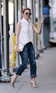 Kylie Minogue feet photo thumbnail