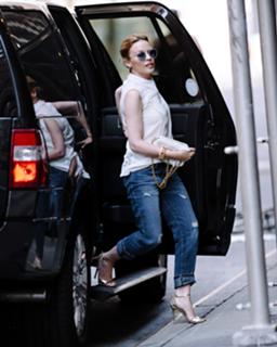 Kylie Minogue feet photo thumbnail