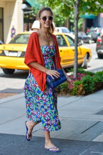 Jessica Alba feet photo thumbnail