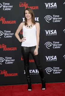 Emma Roberts feet photo thumbnail