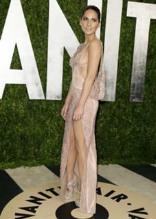 Olivia Munn feet photo thumbnail