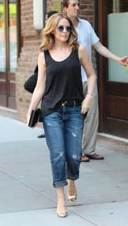 Kylie Minogue feet photo thumbnail